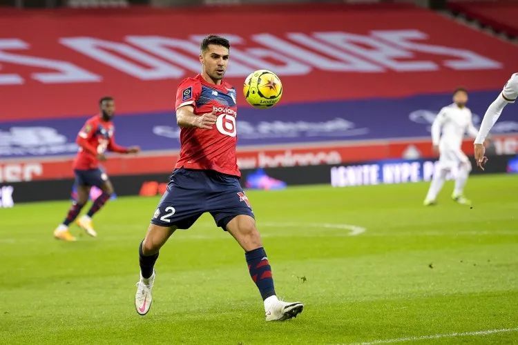  里尔年轻中卫崭露头角，稳健发挥获评全场最佳球员